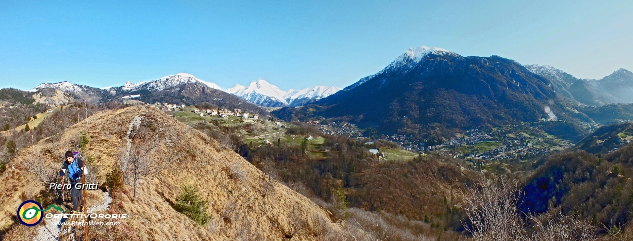 42 panoramica con Serina e monti Alben, Grem, Arera, Menna .jpg